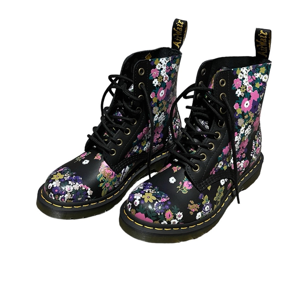 WOMENS DR. MARTENS SIZE 7 
1460 PASCAL BLACK + MULTI
VINTAGE FLORAL BACKHAND